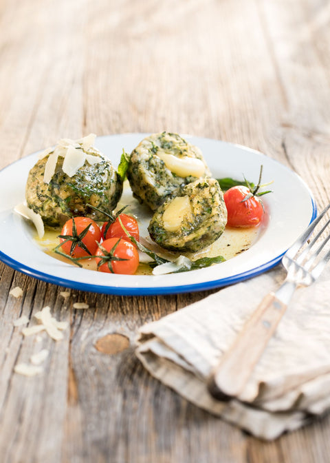 4 Spinat-Knödel mit Bergkäsekern